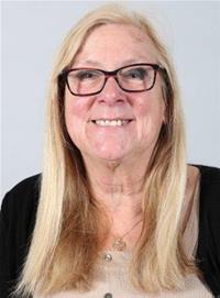 Profile image for Councillor Lyn Ackroyd